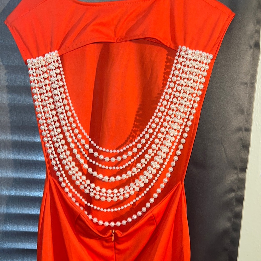 Beautiful dress with Pearl back